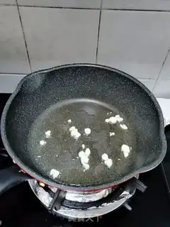 Make Spinach fried meat step 2