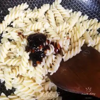 Make Spiral pasta steak set step 3
