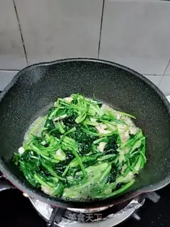 Make Spinach fried meat step 6