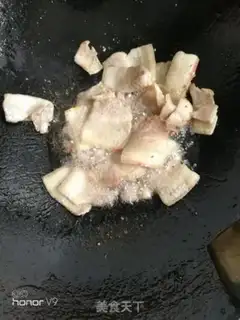 Make Garlic sprouts back to the pot step 3
