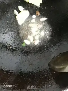 Make Garlic sprouts back to the pot step 5
