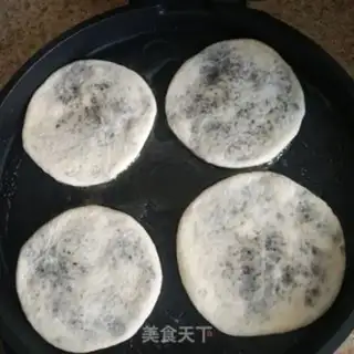 Make Black sesame pasta step 6