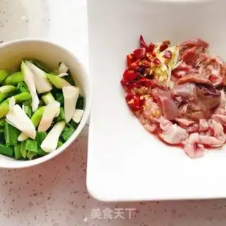 Make Garlic rice and fish step 2