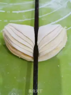 Make Heart buns step 3