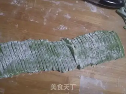 Make Handy spinach noodles step 4