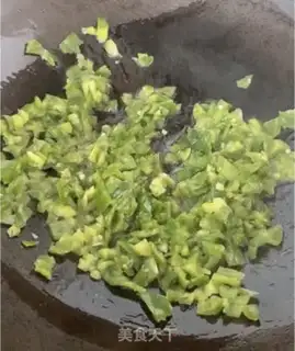 Make Pepper eggs step 1