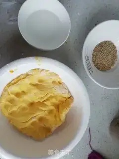 Make Pumpkin sesame rice balls step 5