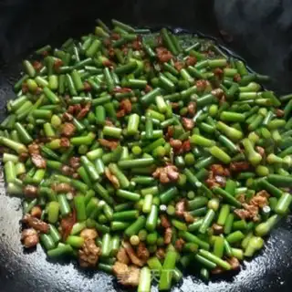 Make Meat and garlic step 5