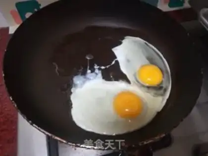 Make Egg sausage sandwich step 0