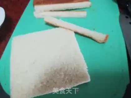 Make Egg sausage sandwich step 2
