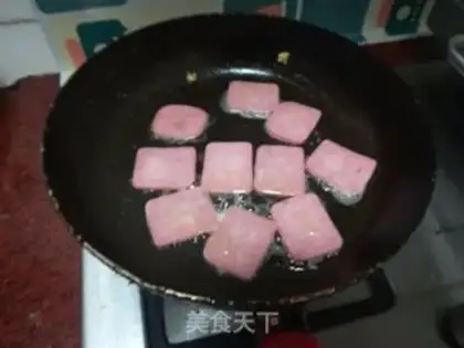 Make Egg sausage sandwich step 4