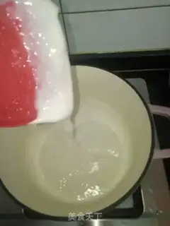 Make Strawberry milk cake step 3