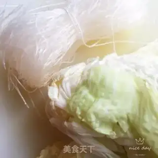Make A fan of cabbage step 0