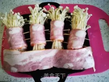 Make Gin and mushroom bacon rolls step 4