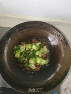 Make Scramble mushrooms step 2