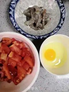 Make Tomato eggs and cat ears step 6