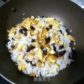 Make A lamb belly egg fried rice step 2