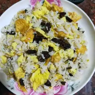 Make A lamb belly egg fried rice step 3
