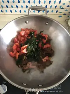 Make Seaweed tomato beef step 1