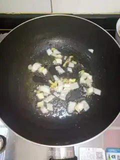 Make Rusty shrimp soup step 1