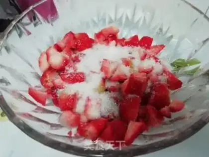 Make Homemade strawberry sauce step 2