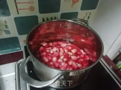 Make Homemade strawberry sauce step 4