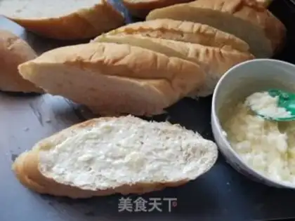 Make Garlic butter bread step 4