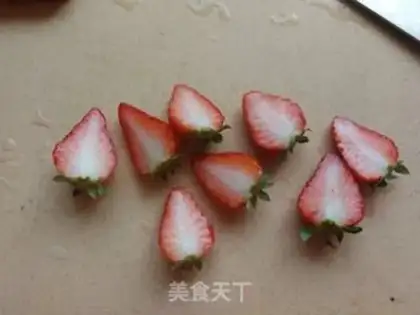 Make Flamingo strawberry step 4
