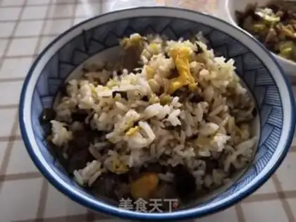 Make Pickled egg fried rice step 11