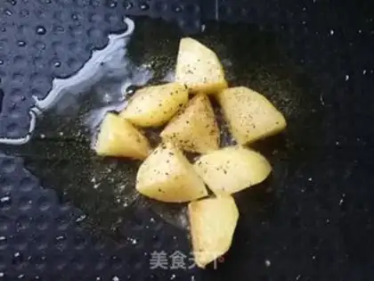 Make Orchid potato, black pepper steak step 7