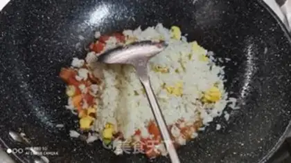 Make Tomato egg fried rice step 13