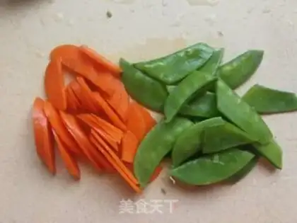 Make Dutch bean carrots dry step 1