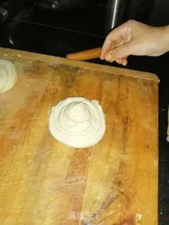 Make Hand grab cake step 3