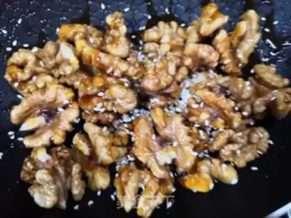 Make Amber walnuts step 7