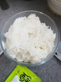 Make Onion egg fried rice step 1
