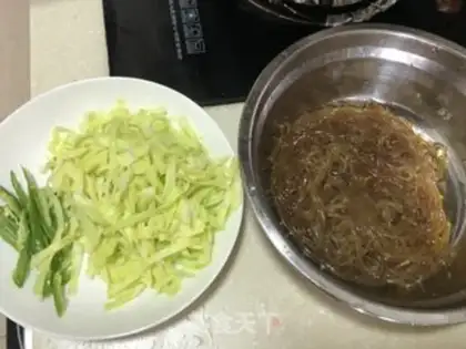 Make A fan of green pepper buns step 0