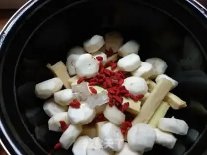 Make Sugar cane horse hoof water step 3