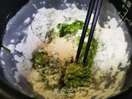 Make Spinach rose rolls step 3