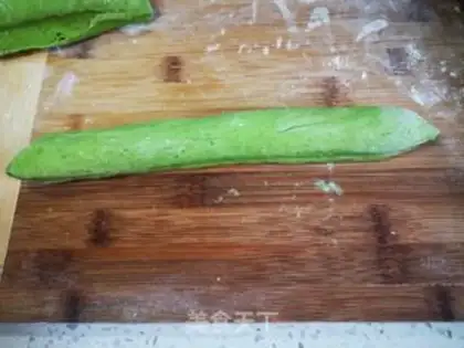 Make Spinach rose rolls step 6