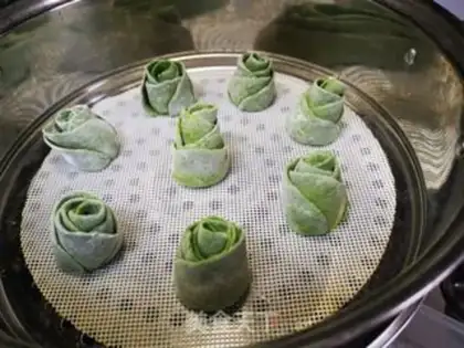 Make Spinach rose rolls step 11
