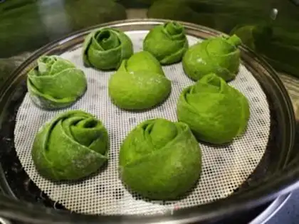 Make Spinach rose rolls step 12