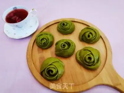 Make Spinach rose rolls step 13