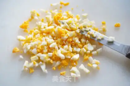 Make Orchid egg sandwich step 2