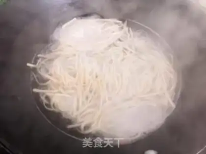Make Soup noodles step 1