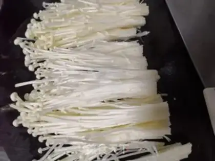 Make Fries of golden mushrooms step 1