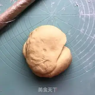 Make Hands on egg noodles step 1
