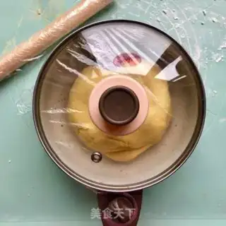 Make Hands on egg noodles step 2