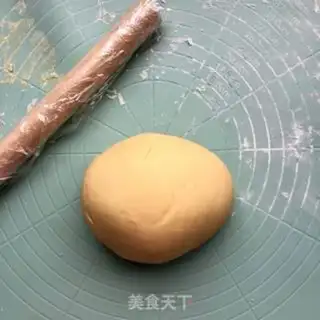 Make Hands on egg noodles step 3