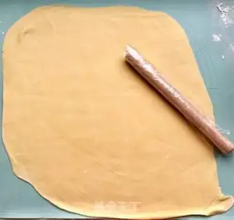 Make Hands on egg noodles step 4
