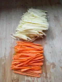 Make Spicy potato carrots step 1